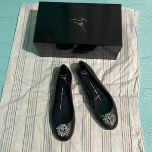 Giuseppe Zanotti flat with jewels